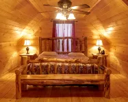 Huge 8BR Mountaintop Mansion, with Majestic Views,Oversized deck in Mt.Airy, NC. - Chalets