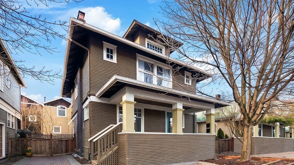 Spacious Charming Craftsman Seattle Apartment