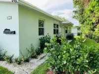 Lovely 2 - Bedroom Rental Unit Near the Beach - Condos