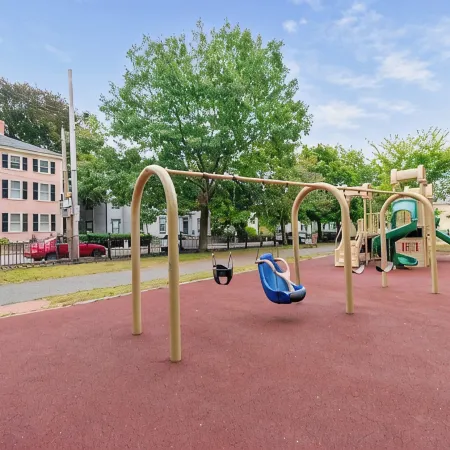1Br on Salem Common l Steps to Witch Museum and Downtown l Fenced in Yard
