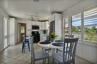 Your quaint family-friendly getaway on the Coast! - 4-Star