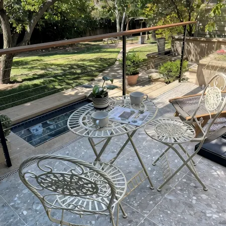 Brand New Charming Guest House in lovely Northwest Glendale CA. Private &Quiet