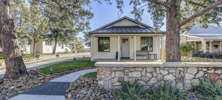 Charming downtown bungalow on Park Avenue Hotels in Prescott