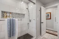 Seattle World Cup and NW Parks 3 Bedrooms Central AC Hot Tub & Outdoor Living - 4-Star