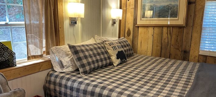 Trails End Cabin, Pet Friendly, Lake James Oasis Hotels in Берк