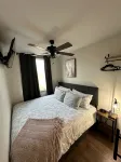 Secluded Mountain Container - Hot Tub & King Bed - Hytter