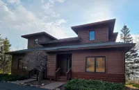 Peaceful 2 Bedroom Retreat with Lake Superior Sunrise Views. Near 3 State Parks! - 4-Star