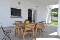 Villa in Los Caños de Meca of 600m2 plot next to the field and the beach. - 샬레 호텔