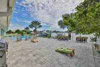 Spacious waterfront home in Apollo Beach w/ private swimming pool and boat dock. - 3 stjerner