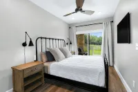 Welcome to “Gruene Lily Pad” a new river front condo steps away from Gruene! - 4-Star