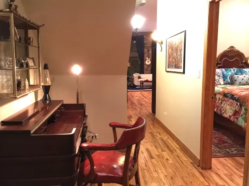 River North's Rock N' Roll - In The Heart of the City - Homestays