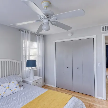 Beautiful Condo in Dunedin. 5 min from the beach!