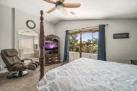 Amazing pool, arcade game and basktball game loft, pool table, 5 bedrooms - 4-Star