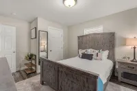 New Home-Hot Tub-GameRoom-Pool Table-10Min to DFW Airport-12 Min from Downtown - Bungalows