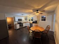Charming 3-bedroom house "Cavern" with tons of amenities in Cave City. - 4-Star