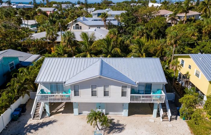 A Lazy River Day & Night 4 Bedrm  w lazy river heated pool! Bikes & Beach Gear!