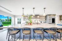 Waterfront Gem! Heated Pool+HotTub! Close 2 Beach! - 4-Sterne
