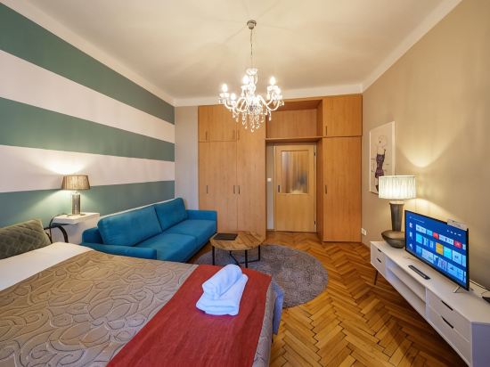 Dlouha Apartments