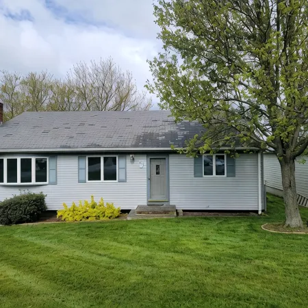 Quiet family escape and just 5min drive to the beaches.