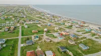 Beachfront Oasis - Lots of Amenities! - 4-Star