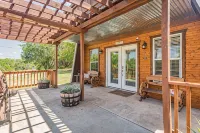 Lake Access / Pool / Private Patio / BBQ  / WiFi / Free Parking / Self Check-in - Chalets