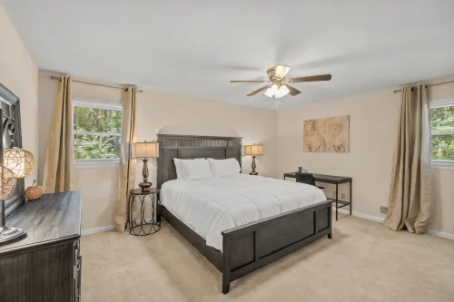 WHOLE Home with BASEMENT on 3 Acres - Bungalows