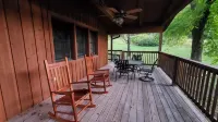 Lakeview Lounge. 3 bedroom cabin surrounded by national forest. - Chalets
