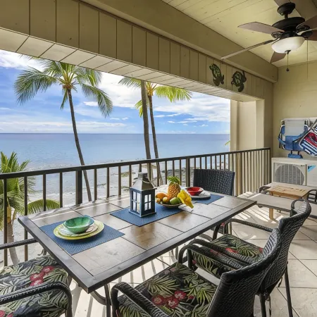Oceanfront Penthouse - AC, Crashing Waves, Spectacular Sunsets, Surfers, Turtles
