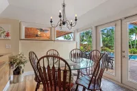 Tropical Oasis ~ Game Room ~ Spectacular Gardens ~ Heated 32' Saltwater Pool - Wifi