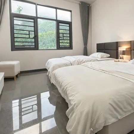 Lingquan Mountain Lodge