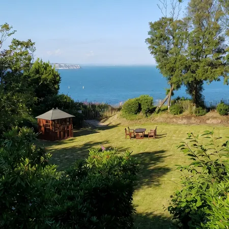 One Bedroom Apartment with Private Balcony and Sea Views. Ferry Discounts.