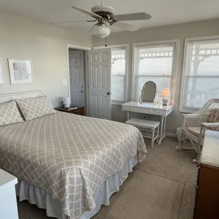 WATERFRONT! Tranquility bytheSea, CShoreBeachHome, Across from Beach onthe Sound