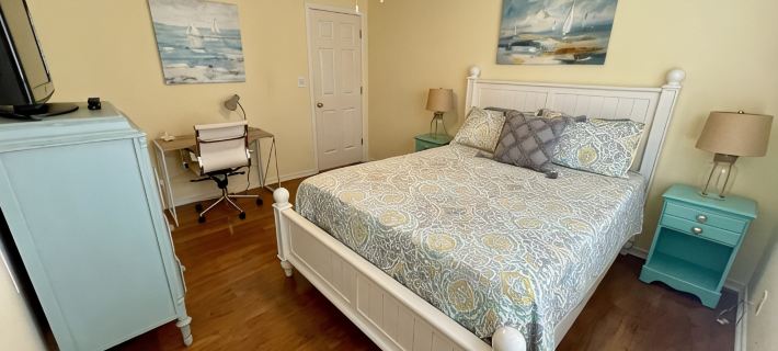 Sandy Feet Retreat-1/2 Block to Beach, Pet Friendly, Wi-Fi & Optional GC Rental Hotels in Surfside Beach