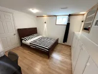 Self-contained Queen Suite • Private Kitchenette & Bath - เปิดใหม่