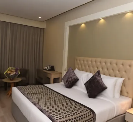 Mango Hotels Naveen - parking