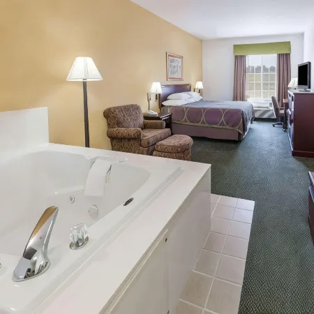 Super 8 by Wyndham Hillsboro TX