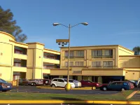 Diamond Inn & Suites - Balcony