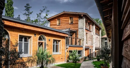 Logis Hotel Nature Cathare - Bed and Breakfasts
