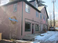 Dodgeton Creek Inn