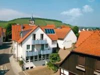 Pension Gästehaus Kachelofa Hotels near Schloss Muhlhausen