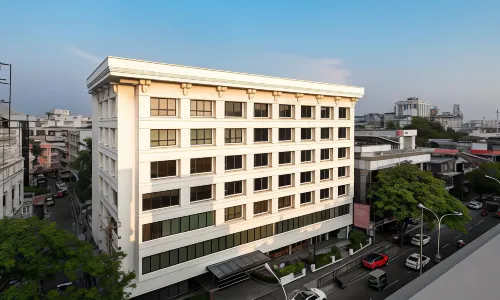 The Avenue Regent