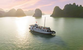Legend Halong Private Cruises - Managed by Bhaya Cruise