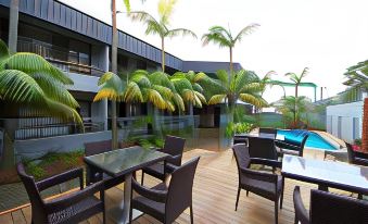 Peninsula Nelson Bay Motel and Serviced Apartments