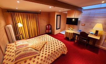 1. Hotel de..