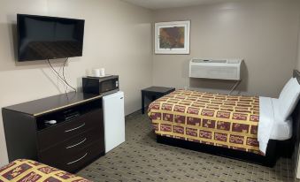 Economy Inn & Suites