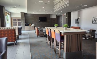 La Quinta Inn & Suites by Wyndham Dallas Grand Prairie North