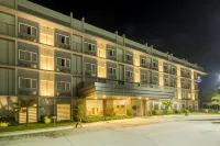 Microtel Inn & Suites by Wyndham San Fernando Hotels near San Vicente Ferrer Parish Church - Calulut, City of San Fernando, Pampanga