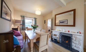 Immaculate 3 Bedroom House in Blair Atholl - Housity