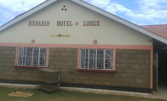 Benaris Hotel & Lodge