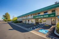 University Inn Fresno - Motels